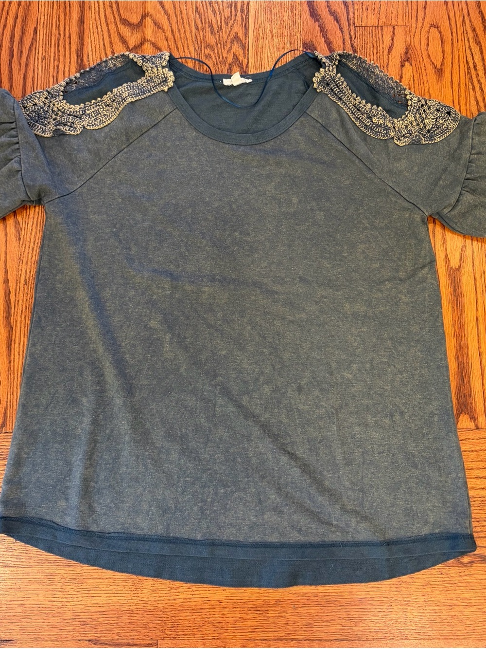 Women’s “Cold Shoulder” Style Green Toned T- shirt with Bell Sleeves. Size L